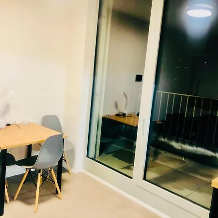 New In Centre Area Apartment *